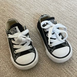 Converse black size 4